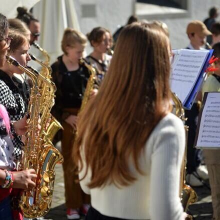 Musik Konzert Strassenmusikprojekt Saxophon mit und für Kinder